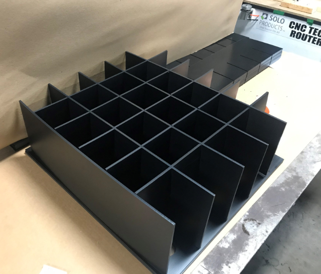 Anti-static plastic partition dunnage